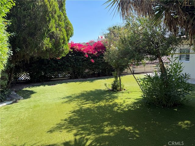 305 W Kenneth Road, Glendale, CA 91202