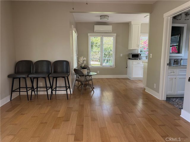 305 W Kenneth Road, Glendale, CA 91202