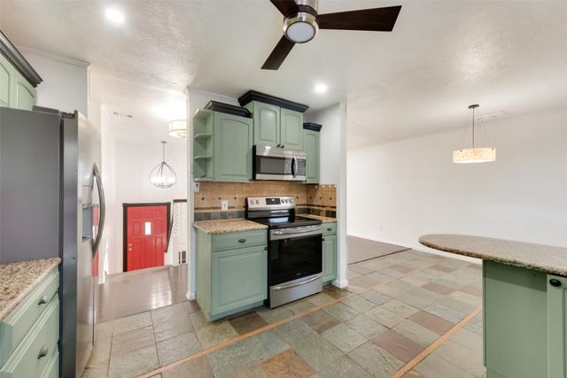 129 Senter Valley Road, Irving, TX 75060