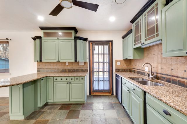 129 Senter Valley Road, Irving, TX 75060