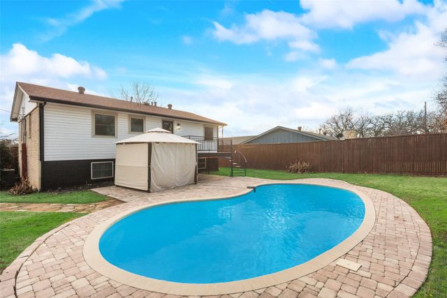 129 Senter Valley Road, Irving, TX 75060