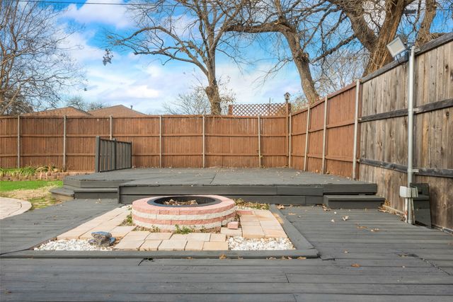 129 Senter Valley Road, Irving, TX 75060