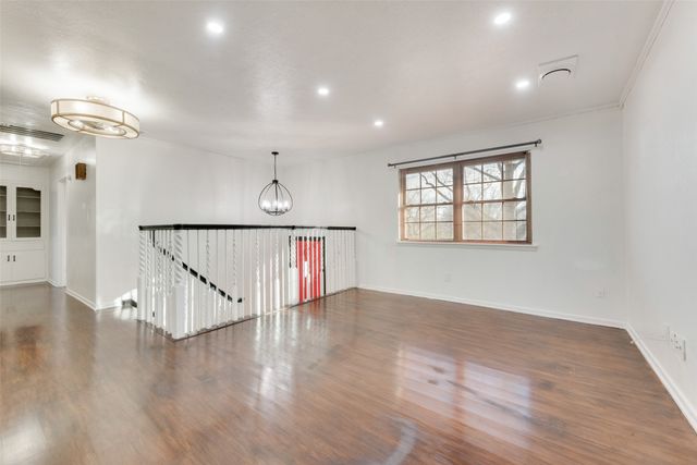 129 Senter Valley Road, Irving, TX 75060