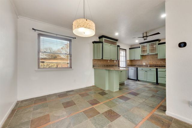 129 Senter Valley Road, Irving, TX 75060