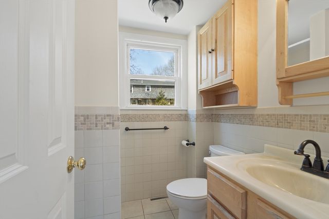 7 Lake View Blvd, Plymouth, MA 02360