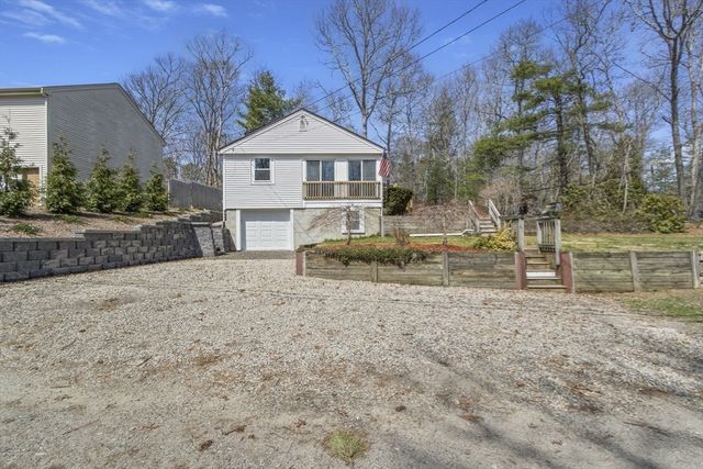 7 Lake View Blvd, Plymouth, MA 02360