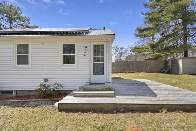 7 Lake View Blvd, Plymouth, MA 02360