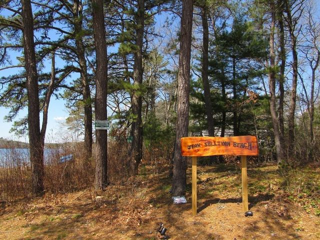 7 Lake View Blvd, Plymouth, MA 02360