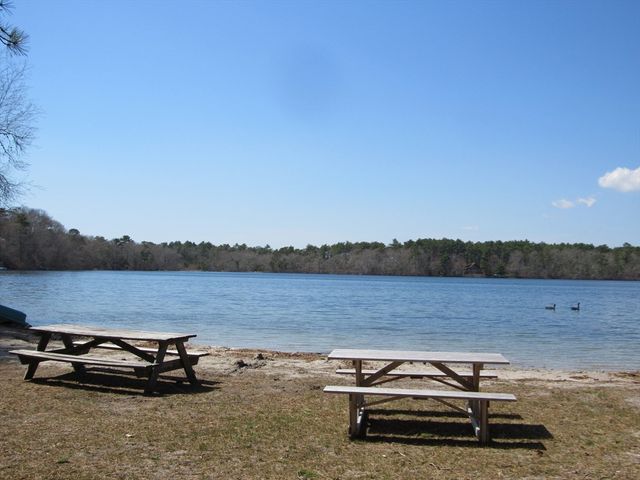7 Lake View Blvd, Plymouth, MA 02360