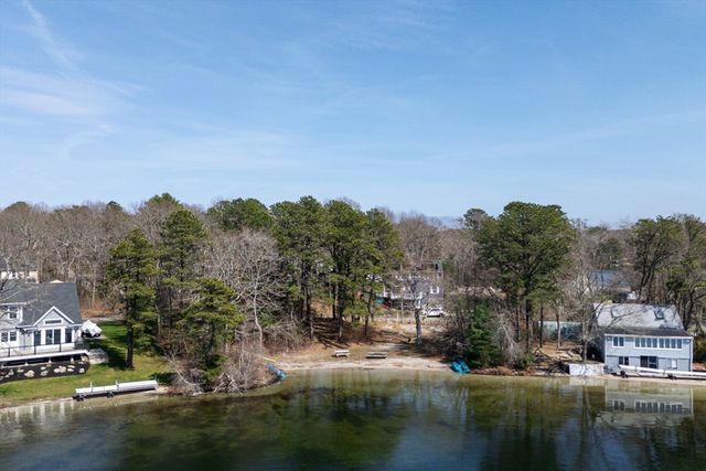 7 Lake View Blvd, Plymouth, MA 02360