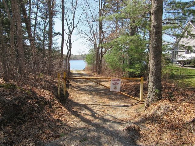 7 Lake View Blvd, Plymouth, MA 02360
