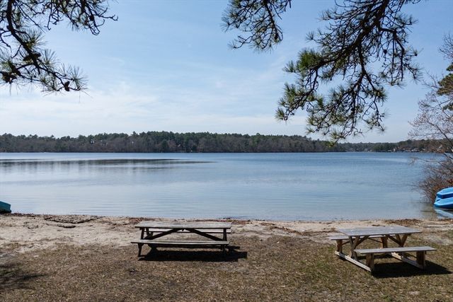 7 Lake View Blvd, Plymouth, MA 02360
