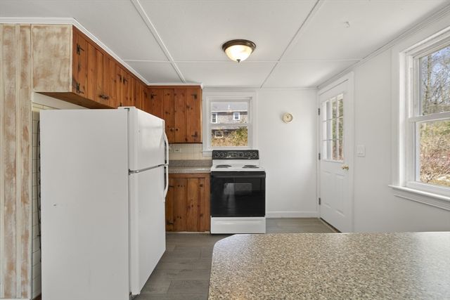 7 Lake View Blvd, Plymouth, MA 02360