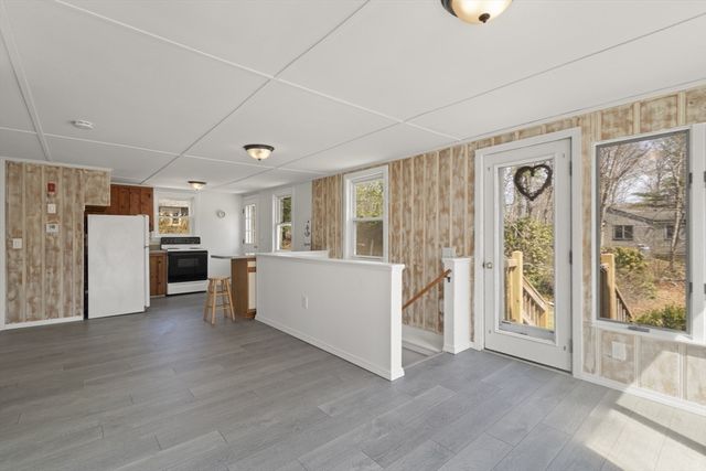 7 Lake View Blvd, Plymouth, MA 02360