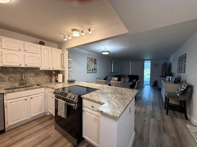6161 NW 2nd Avenue 114, Boca Raton, FL 33487