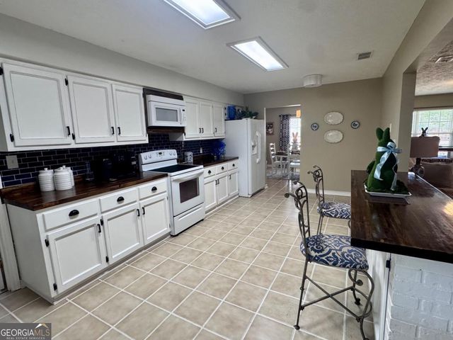 83 Edward Kirkland Road, Hazlehurst, GA 31539