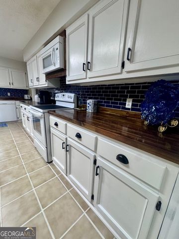 83 Edward Kirkland Road, Hazlehurst, GA 31539