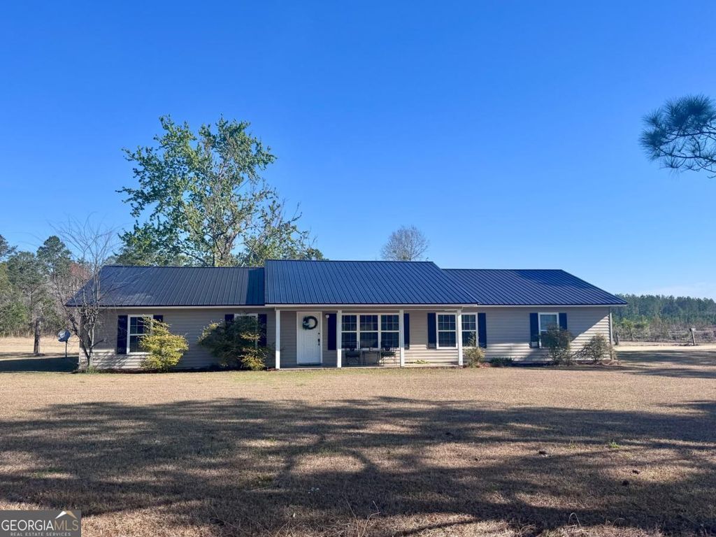 83 Edward Kirkland Road, Hazlehurst, GA 31539