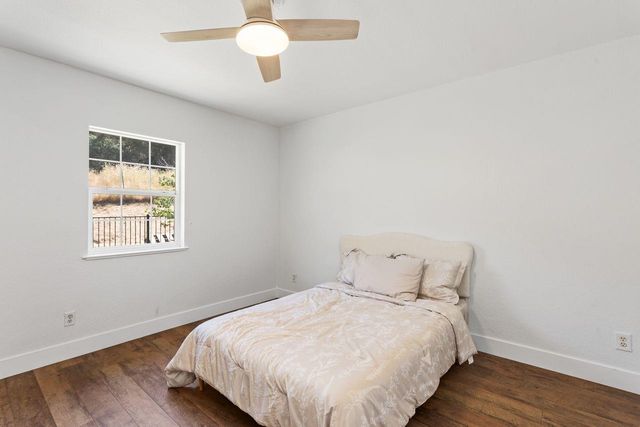 3266 Campbell Cir, Rescue, CA 95672