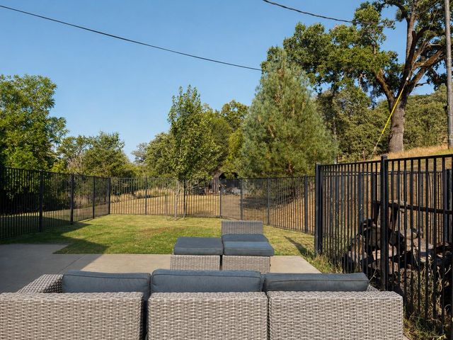 3266 Campbell Cir, Rescue, CA 95672