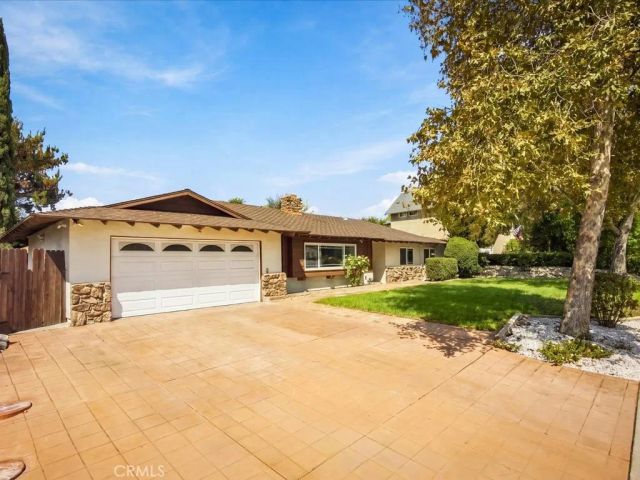 2285 N Indian Hill, Claremont, CA 91711