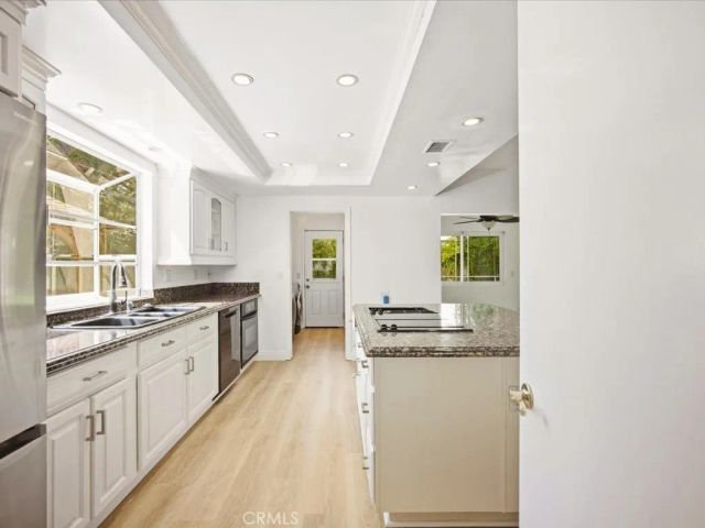 2285 N Indian Hill, Claremont, CA 91711
