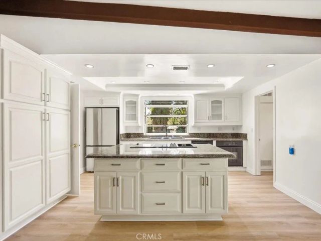 2285 N Indian Hill, Claremont, CA 91711