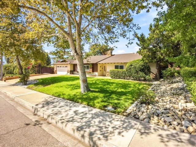 2285 N Indian Hill, Claremont, CA 91711