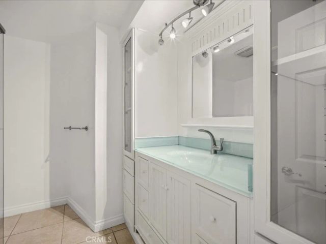 2285 N Indian Hill, Claremont, CA 91711