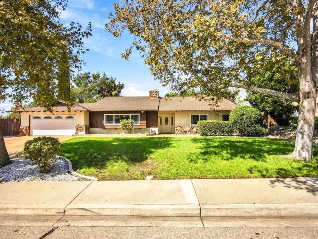 2285 N Indian Hill, Claremont, CA 91711
