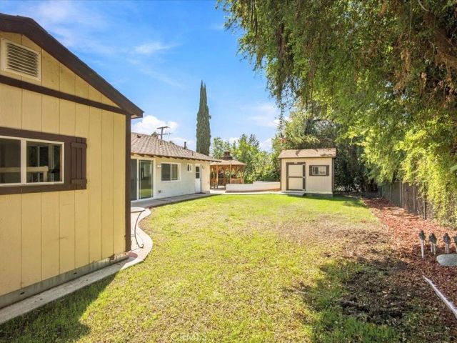 2285 N Indian Hill, Claremont, CA 91711