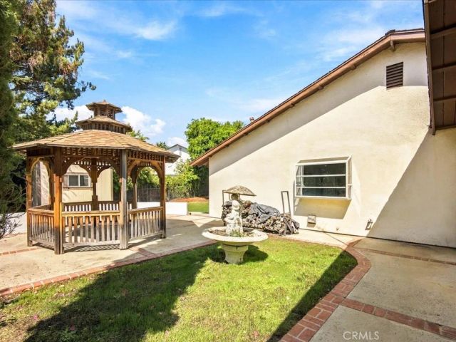 2285 N Indian Hill, Claremont, CA 91711