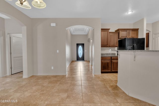 1629 SORA Way, El Paso, TX 79911