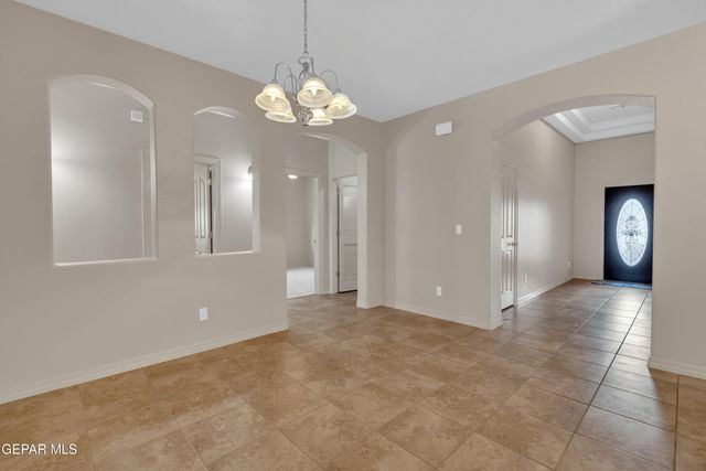 1629 SORA Way, El Paso, TX 79911