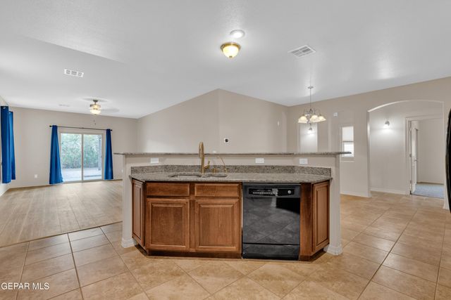 1629 SORA Way, El Paso, TX 79911