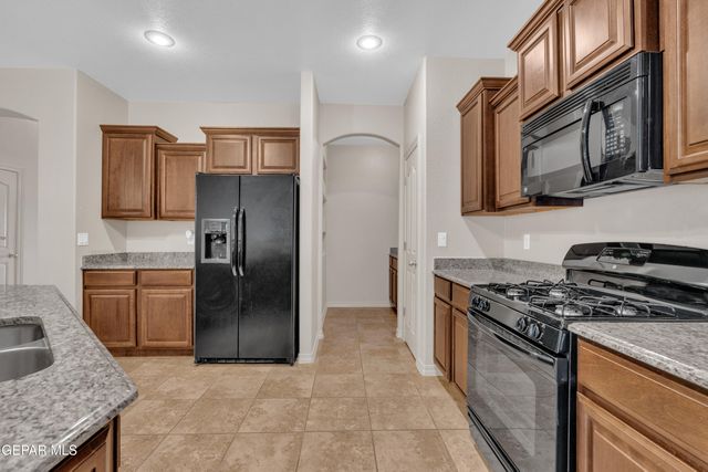 1629 SORA Way, El Paso, TX 79911