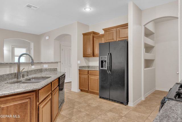 1629 SORA Way, El Paso, TX 79911