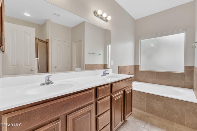 1629 SORA Way, El Paso, TX 79911