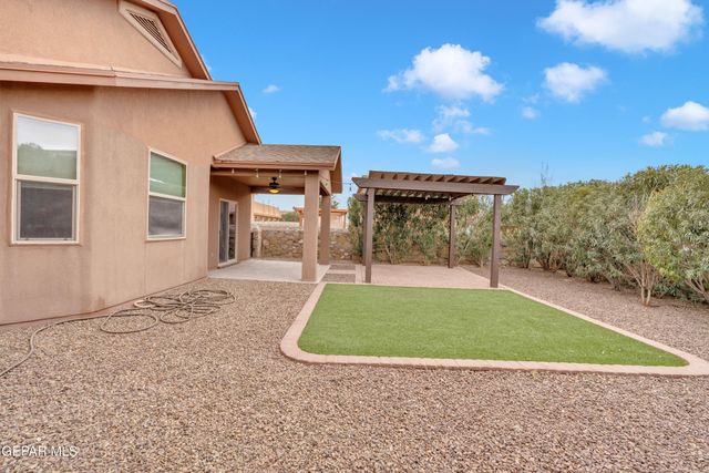 1629 SORA Way, El Paso, TX 79911