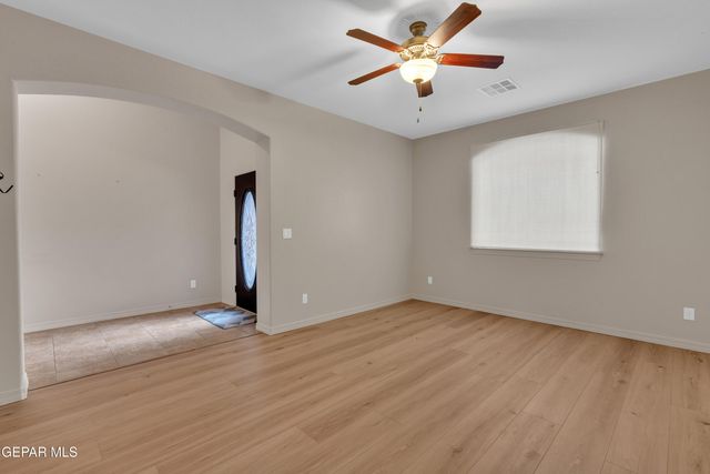 1629 SORA Way, El Paso, TX 79911