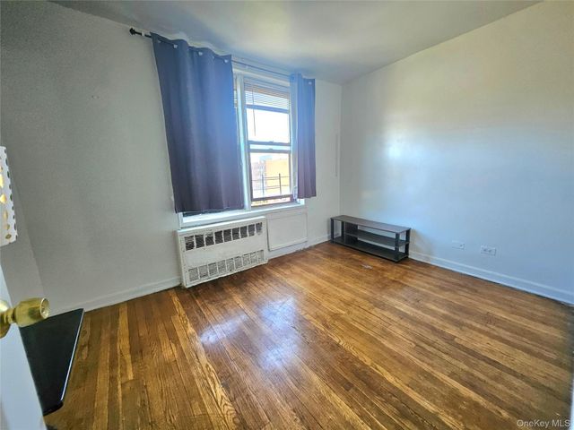 87-70 173 Street 6H, Jamaica, NY 11432