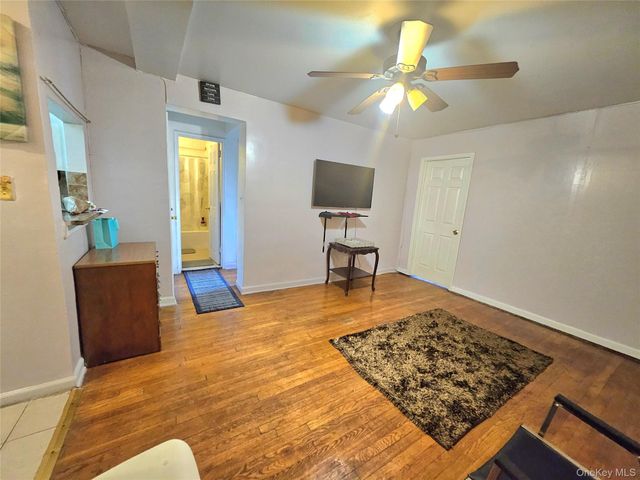 87-70 173 Street 6H, Jamaica, NY 11432