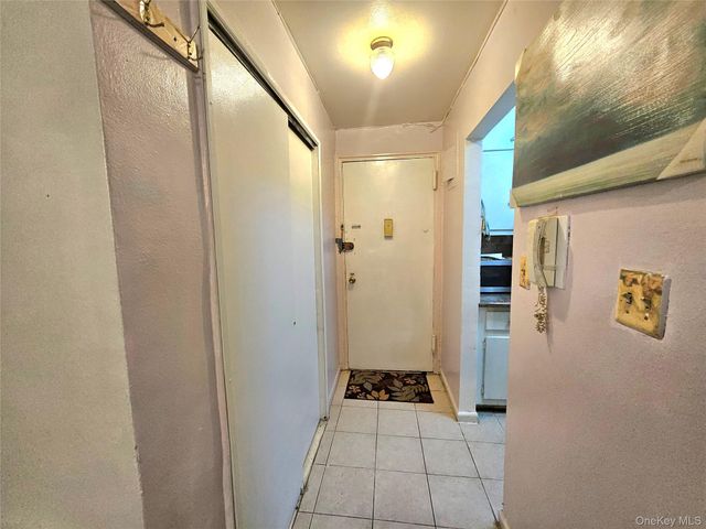87-70 173 Street 6H, Jamaica, NY 11432