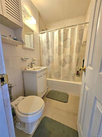 87-70 173 Street 6H, Jamaica, NY 11432