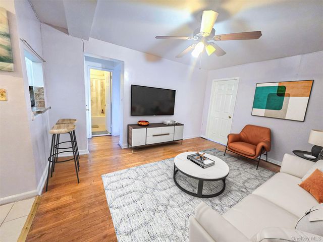 87-70 173 Street 6H, Jamaica, NY 11432