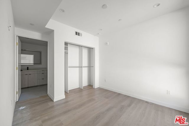 3755 S Canfield Avenue 301, Los Angeles, CA 90034