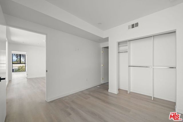 3755 S Canfield Avenue 301, Los Angeles, CA 90034