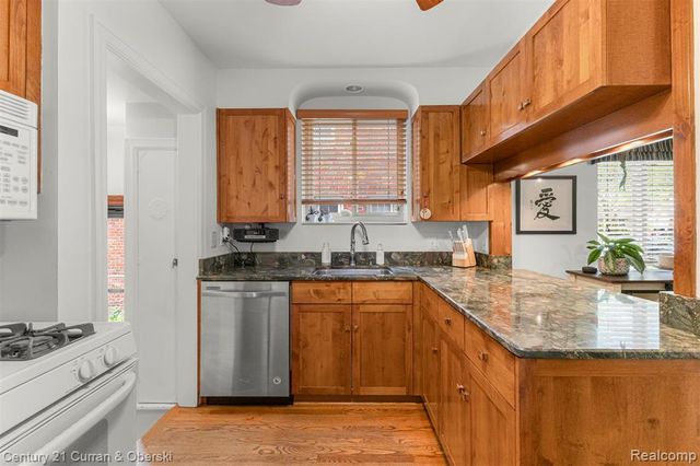 1817 N York Street, Dearborn, MI 48128