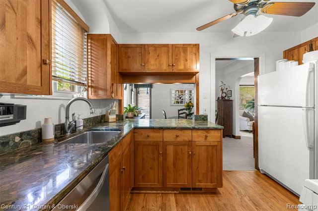 1817 N York Street, Dearborn, MI 48128