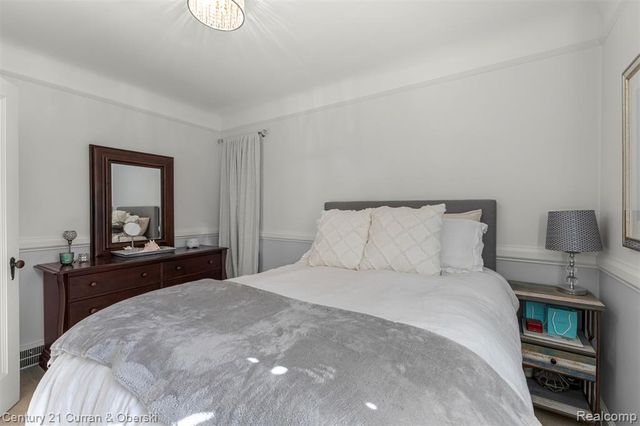 1817 N York Street, Dearborn, MI 48128